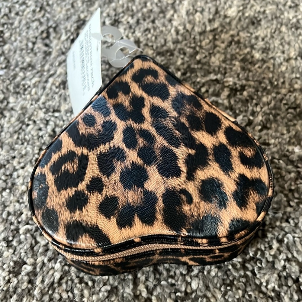 Nordstrom Rack NWT travel leopard heart jewelry box case